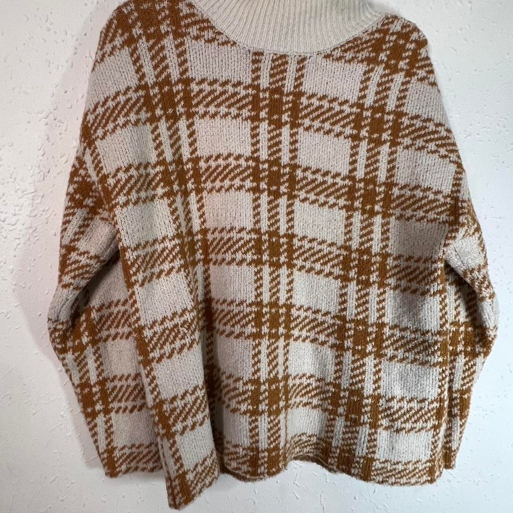 Brown + Cream plaid sweater Size M